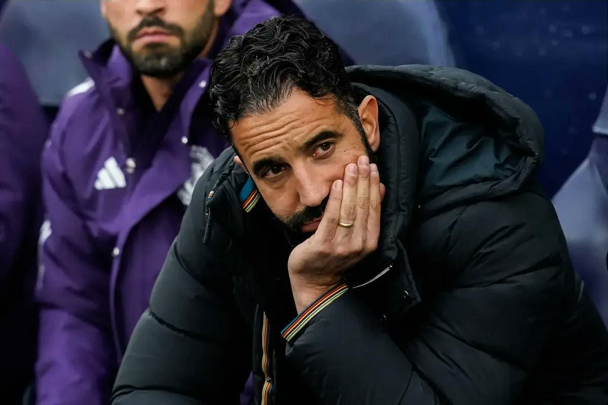 阵型, dingy, 他补充道 阵型, dingy, 他补充道