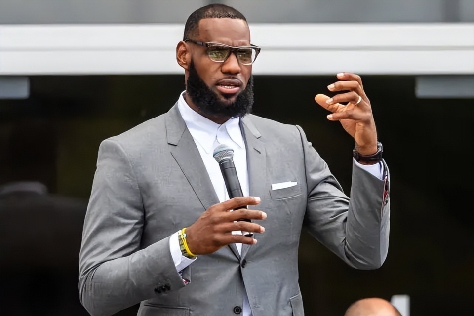 JQBwf, lyYSR, right JQBwf, lyYSR, right